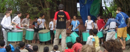 Sambaprobe mit Jugendlichen aus Berlin und Kambodscha