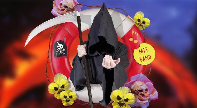 Figur in schwarzem Umhang mit Sense sitzt in einem roten Rettungsring, der mit einem Totenschädel-Aufkleber und der Aufschrift ‚MIT BAND‘ verziert ist, umgeben von Blumen und Musiksymbolen.