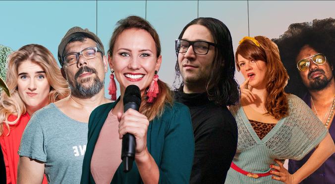 Sieben Personen vor pastellfarbenem Hintergrund: Frau mit Mikrofon und pinken Ohrringen im Zentrum, links Person mit Brokkoli, rechts Mann mit Afro-Look und Sonnenbrille.